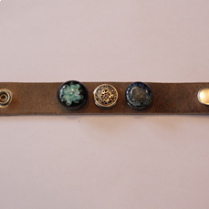 Bracelet with 3 glasschunks series 1
